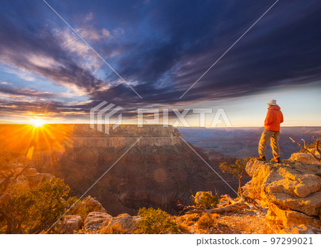 Hike in Grand Canyon 97299021