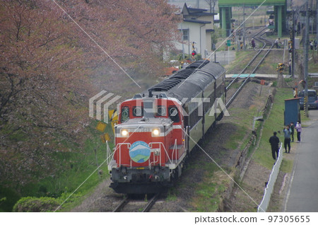 宇前金澤 100 週年紀念號附近的 Aterazawa 線 97305655