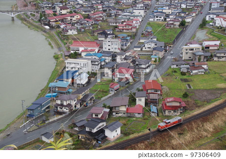 Atarizawa Line Mogami River and single locomotive forwarding 97306409