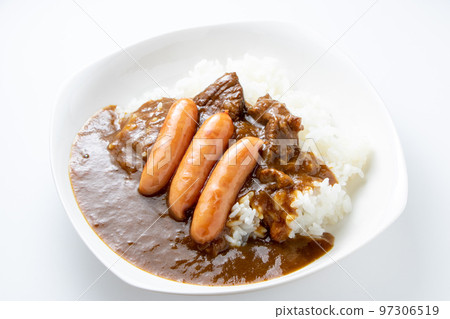 維納咖哩（維納香腸配牛肉咖哩飯）。 97306519