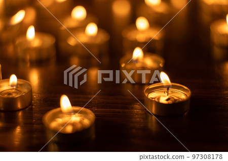 Candle 97308178