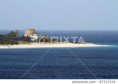 位於墨西拿海峽西西里一側的度假勝地 位於墨西拿海峽西西里一側的度假勝地 97311528