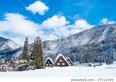 Shirakawago (winter) 97312409