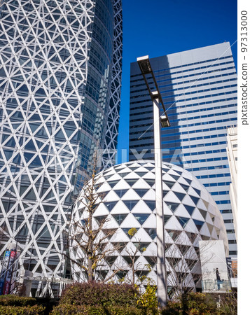 [Japan] Modern and futuristic building in Shinjuku, Tokyo 97313000