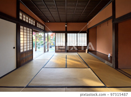 Hayashida Oshoya Former Miki Family Residence: Tatami room inside the main interior (Himeji City, Hyogo Prefecture) Hayashida Oshoya Former Miki Family Residence: Tatami room inside the main interior (Himeji City, Hyogo Prefecture) 97315487