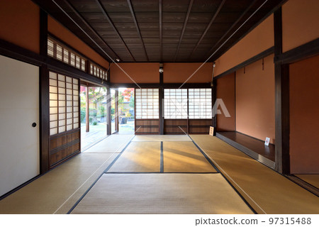 Hayashida Oshoya 舊三木家住宅:主室內的榻榻米房間(兵庫縣姬路市) Hayashida Oshoya 舊三木家住宅:主室內的榻榻米房間(兵庫縣姬路市) 97315488