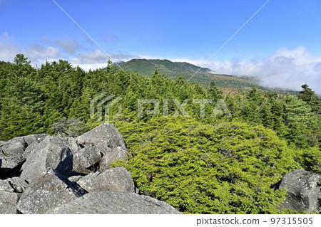 Looking towards Mt. Tateshina from the Takamiishi Observatory in North Yatsugatake 97315505