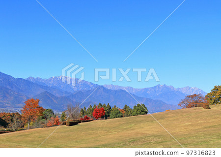 安曇野池田工藝公園的秋天 安曇野池田工藝公園的秋天 97316823