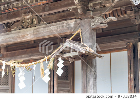 Mutsu Kokubunji Yakushido Wooden nose carving Shimenawa 97318834