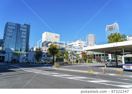 [神奈川縣]在湛藍的天空下的川崎站前 97322247