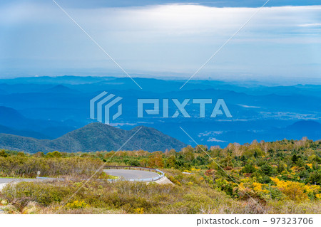 Zao Echoline, Komakusa-daira, autumn leaves, distant view of Sendai city 97323706