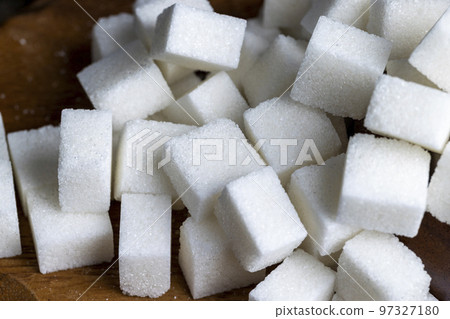 Refined white beet sugar, cubes 97327180