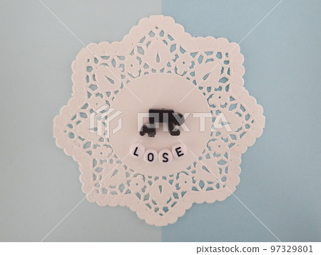 輸敗字和下垂的剪影 輸敗字和下垂的剪影 97329801