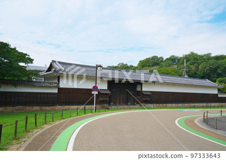 【日本城100強】彥根城前西鄉八敷長屋門2 滋賀縣彥根市 【日本城100強】彥根城前西鄉八敷長屋門2 滋賀縣彥根市 97333643