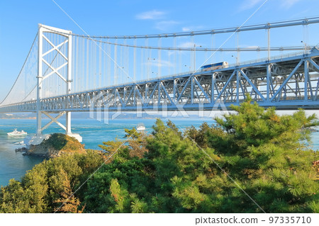 [德島縣]大鳴門橋和漩渦（鳴門漩渦） 97335710