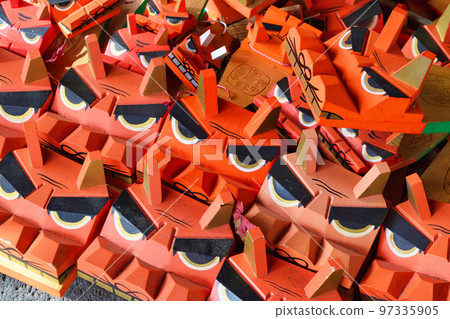 鎌倉神社：在長津屋展示的獅子頭（神奈川縣鎌倉市） 97335905