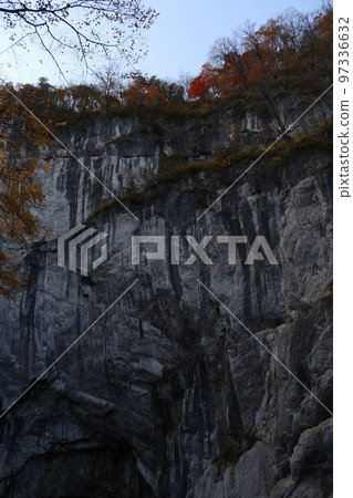 Nanjing River 97336632