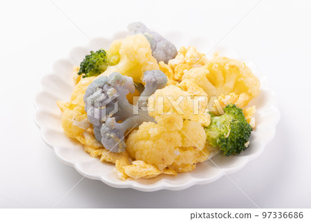 煮花椰菜和西蘭花 97336686