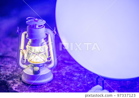 Lantern light 97337123