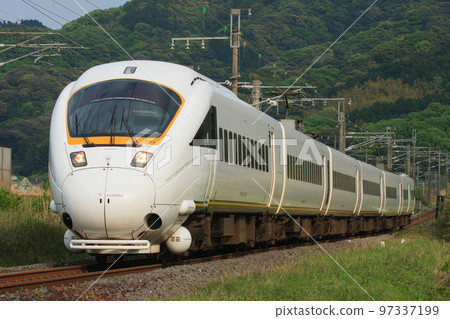 JR Kyushu 885 series limited express train (old color) JR Kyushu 885 series limited express train (old color) 97337199