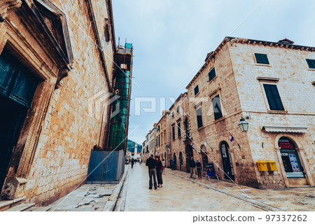Main street in Dubrovnik, Croatia *partially soft focus Main street in Dubrovnik, Croatia *partially soft focus 97337262