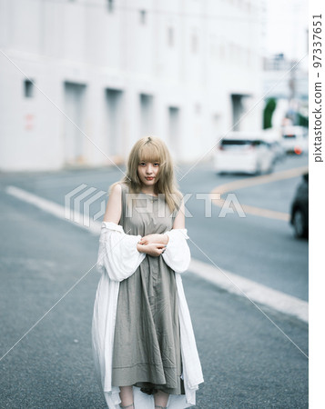 路邊人像 97337651