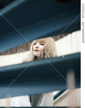 一位金發女郎 97338151