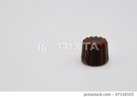 Solitary canelé Solitary canelé 97338505