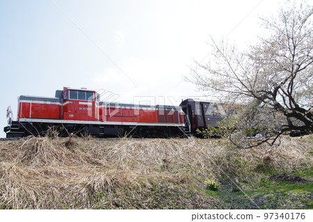 Aterazawa Line 100th anniversary issue and cherry blossoms departing from Aterazawa Station Aterazawa Line 100th anniversary issue and cherry blossoms departing from Aterazawa Station 97340176