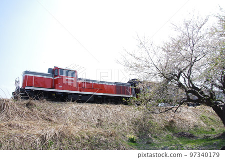 Aterazawa Line 100th anniversary issue and cherry blossoms departing from Aterazawa Station Aterazawa Line 100th anniversary issue and cherry blossoms departing from Aterazawa Station 97340179