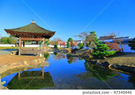 [Hyogo Prefecture] Ako Castle Ruins Park Ninomaru Garden in fine weather 97340946