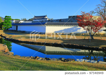 [Hyogo Prefecture] Ako Castle Ruins Park Ninomaru Garden in fine weather 97340949