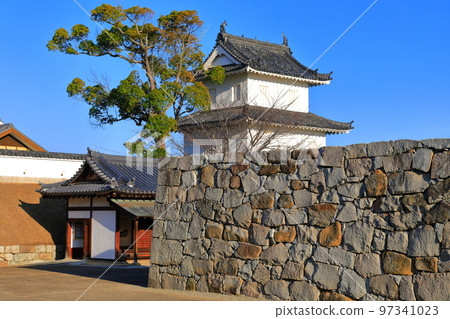 [兵庫縣] Ako Castle Sannomaru Otesumi Yagura在晴朗的天氣 97341023