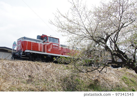 Aterazawa Line 100th anniversary issue and cherry blossoms departing from Aterazawa Station Aterazawa Line 100th anniversary issue and cherry blossoms departing from Aterazawa Station 97341543