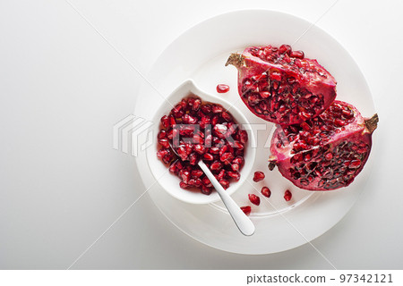 Pomegranate 97342121