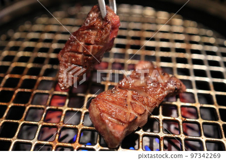 Kuroge Wagyu beef with beef tongue 97342269