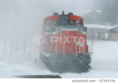 米坂線 越後下關 JR東日本 DD14-317 + DE10-1680 (長岡) Tokusetsu 米坂線 越後下關 JR東日本 DD14-317 + DE10-1680 (長岡) Tokusetsu 97344756