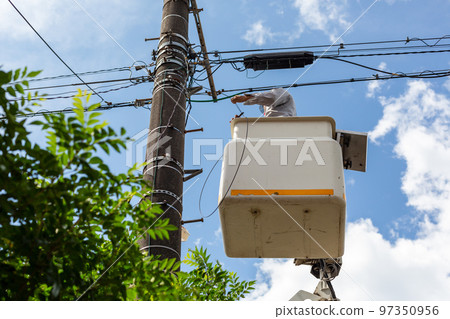 建設 建造 電桿 97350956