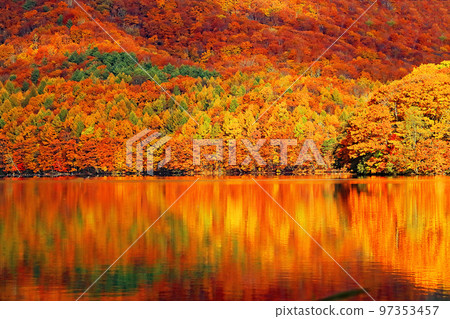Image of travel and autumn scenery 97353457