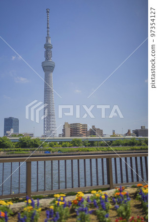 東京晴空塔和隅田川 東京晴空塔和隅田川 97354127