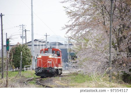 Aterazawa Line Uzen-Takamatsu Station Sakura and Single Machine DE10 1649 Aterazawa Line Uzen-Takamatsu Station Sakura and Single Machine DE10 1649 97354517