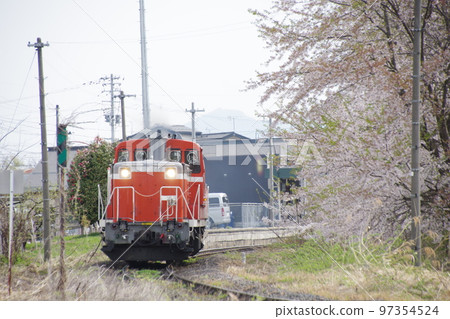 Aterazawa Line Uzen-Takamatsu Station Sakura and Single Machine DE10 1649 Aterazawa Line Uzen-Takamatsu Station Sakura and Single Machine DE10 1649 97354524