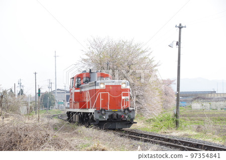 Aterazawa Line Uzen-Takamatsu Station Sakura and Single Machine DE10 1649 Aterazawa Line Uzen-Takamatsu Station Sakura and Single Machine DE10 1649 97354841