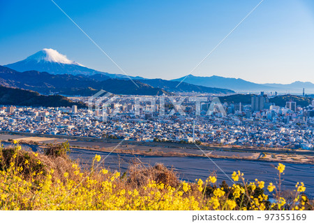 (Shizuoka Prefecture) Cityscape of Shizuoka Mt. Fuji in winter 97355169