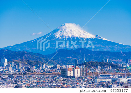 (靜岡縣)冬季的靜岡市景富士山 (靜岡縣)冬季的靜岡市景富士山 97355177
