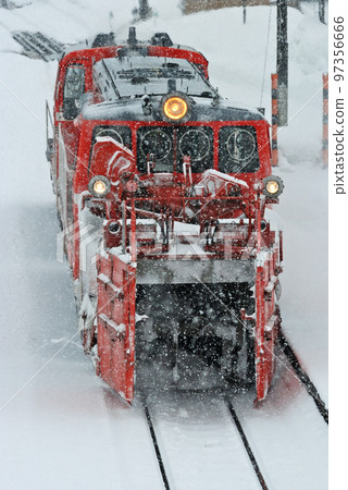 米坂線 小國 JR東日本 DD14-317 + DE10-1680 (長岡) Tokusetsu 97356666