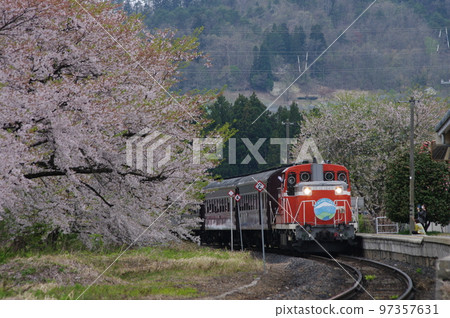 Aterazawa Line Uzen-Takamatsu Station Sakura and Aterazawa Line 100th Anniversary Issue Aterazawa Line Uzen-Takamatsu Station Sakura and Aterazawa Line 100th Anniversary Issue 97357631