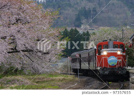 Aterazawa Line Uzen-Takamatsu Station Sakura and Aterazawa Line 100th Anniversary Issue Aterazawa Line Uzen-Takamatsu Station Sakura and Aterazawa Line 100th Anniversary Issue 97357655