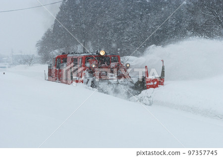 米坂線 小國～宇前松岡 JR東日本 DD14-317 + DE10-1680（長岡）德攝 97357745