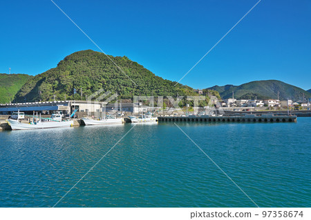 [Susami Fishing Port] Susami, Susami Town, Nishimuro District, Wakayama Prefecture 97358674